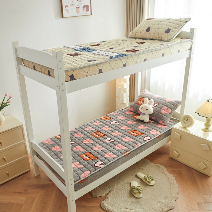 91家纺网 家纺一手货源 找家纺 爱思凯家纺 2025新款初心-牛奶绒学生床笠小号三件套 【初心】床笠-多米熊