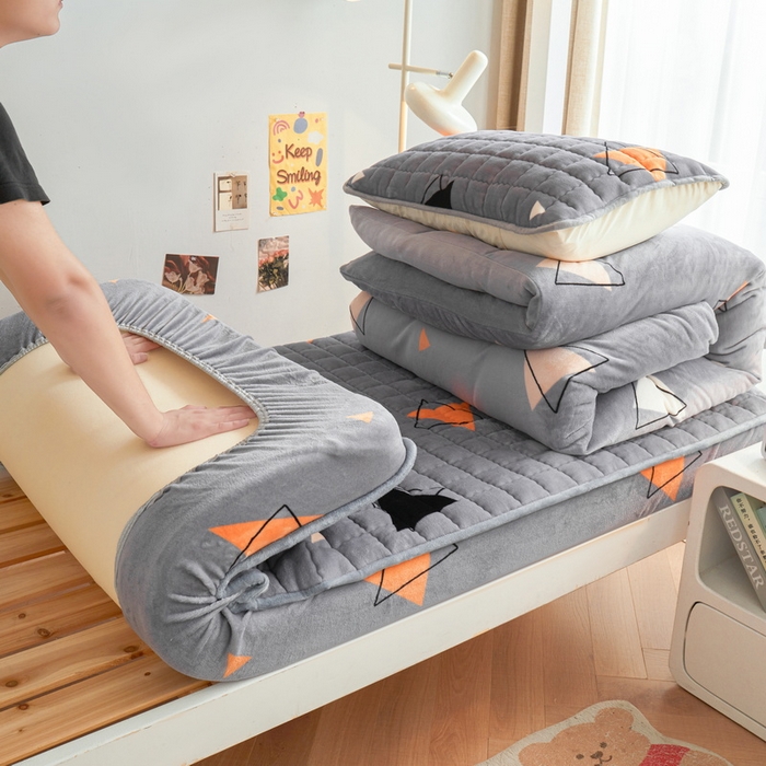 91家纺网 家纺一手货源 找家纺 （总）爱思凯家纺 2025新款初心-牛奶绒学生床笠小号三件套