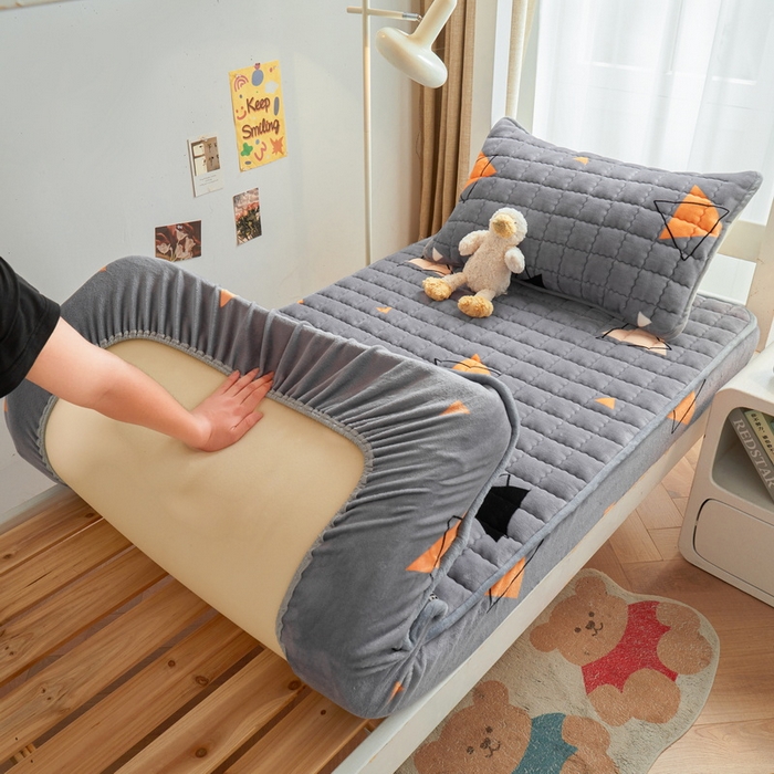 91家纺网 家纺一手货源 找家纺 爱思凯家纺 2025新款初心-牛奶绒学生床笠小号三件套 【初心】床笠-美好时光