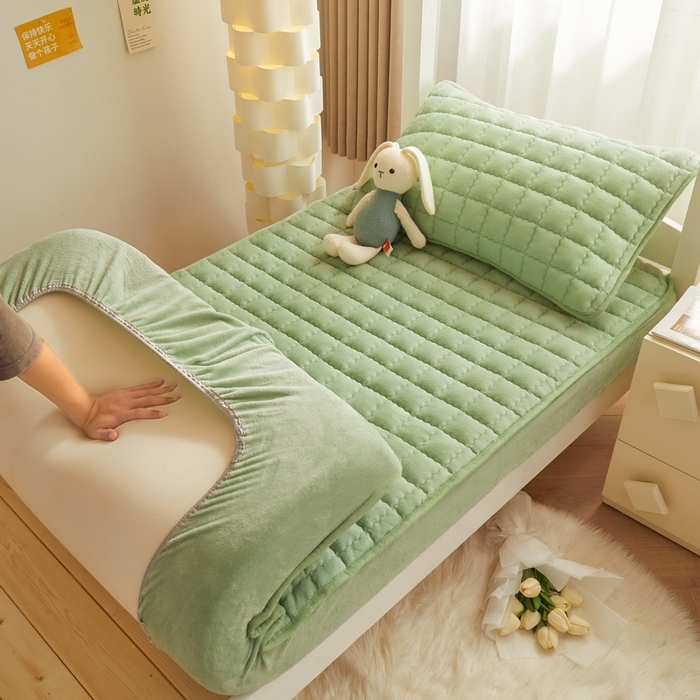 91家纺网 家纺一手货源 找家纺 爱思凯家纺 2025新款初心-牛奶绒学生床笠小号三件套 【初心】床笠-香草绿