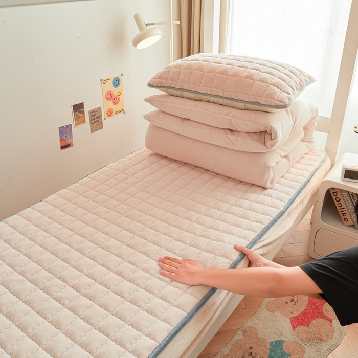 91家纺网 家纺一手货源 找家纺 爱思凯家纺 2025新款初心-牛奶绒学生床笠小号三件套 【初心】床笠-香槟色