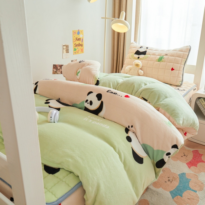 91家纺网 家纺一手货源 找家纺 爱思凯家纺 2025新款初心-牛奶绒学生床笠小号三件套 【初心】床笠-看熊猫
