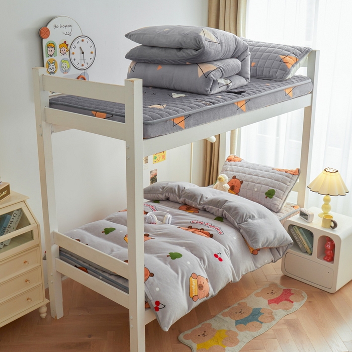 91家纺网 家纺一手货源 找家纺 爱思凯家纺 2025新款初心-牛奶绒学生床笠小号三件套 【初心】床笠-灰底卡拉