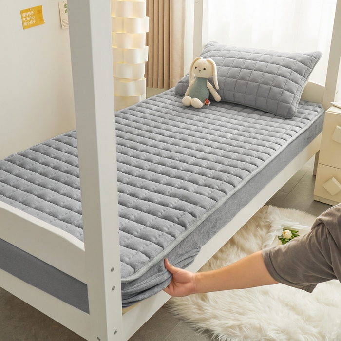 91家纺网 家纺一手货源 找家纺 爱思凯家纺 2025新款初心-牛奶绒学生床笠小号三件套 【初心】床笠-时尚灰