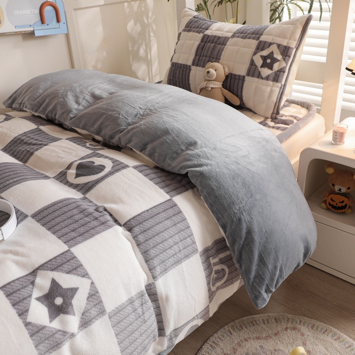 91家纺网 家纺一手货源 找家纺 爱思凯家纺 2025新款初心-牛奶绒学生床笠小号三件套 【初心】床笠-爱心棋盘格