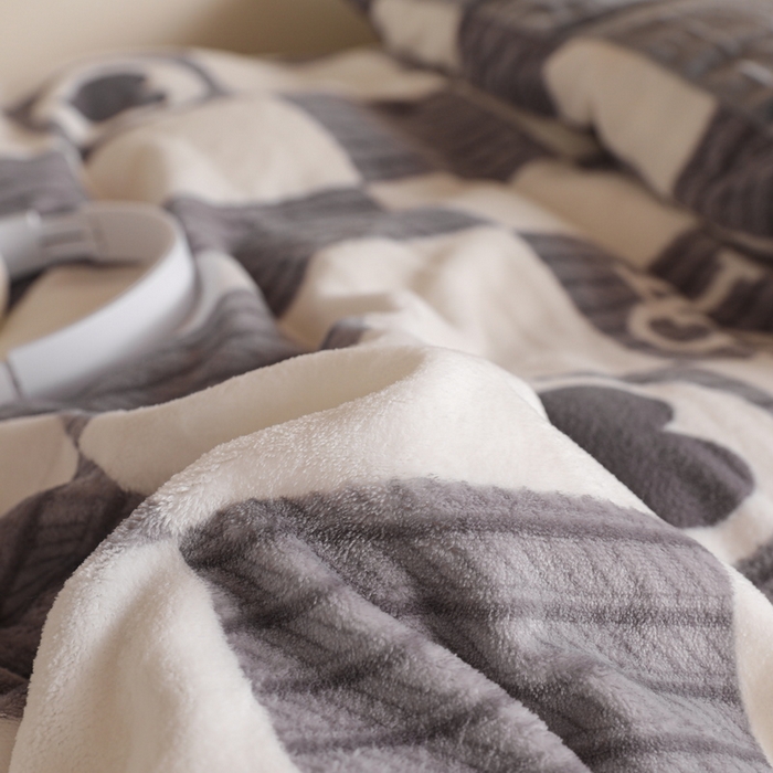 91家纺网 家纺一手货源 找家纺 爱思凯家纺 2025新款初心-牛奶绒学生床笠小号三件套 【初心】床笠-爱心棋盘格