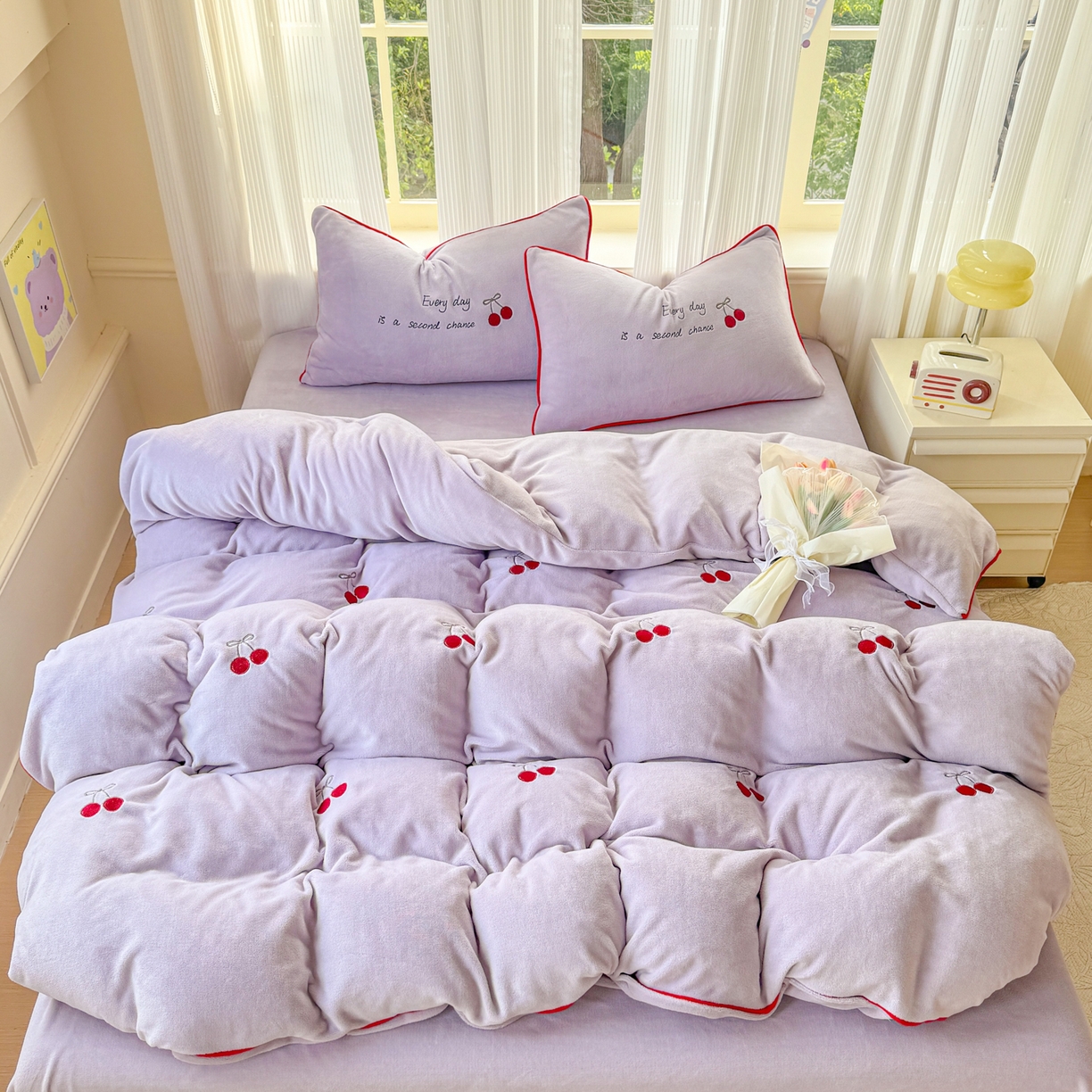 91家纺网 家纺一手货源 找家纺 KA家纺 2025新款绣花嵌绳牛奶绒四件套-元气满满系列 元气满满紫