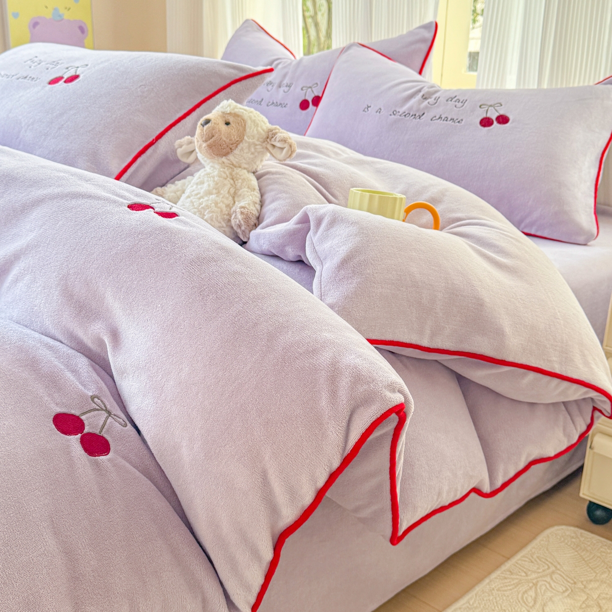 91家纺网 家纺一手货源 找家纺 KA家纺 2025新款绣花嵌绳牛奶绒四件套-元气满满系列 元气满满紫