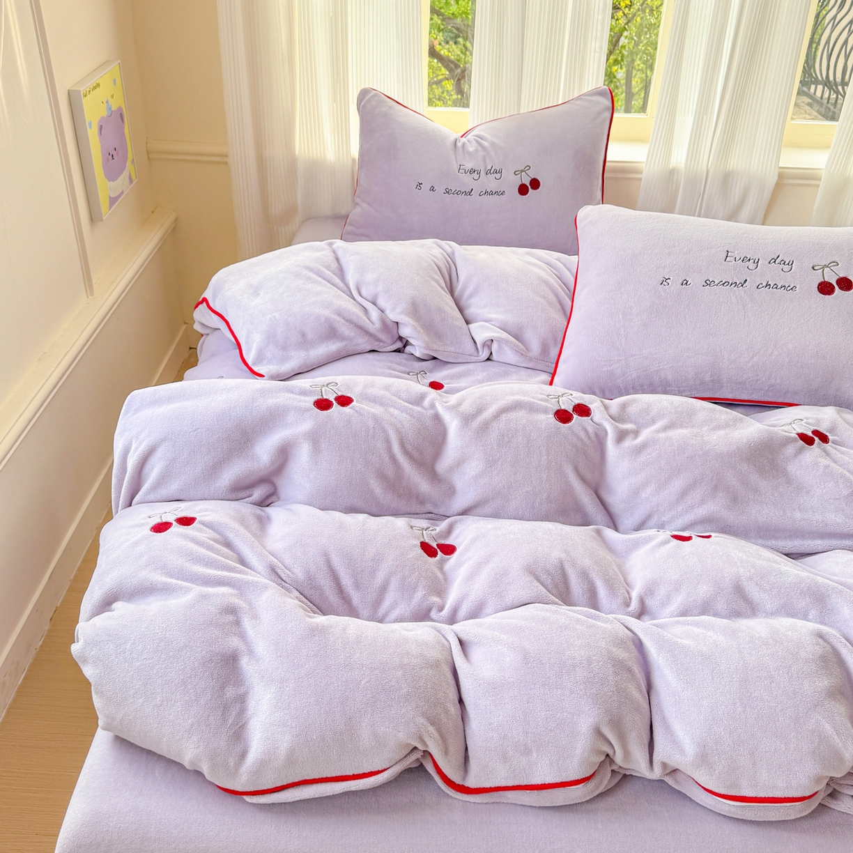 91家纺网 家纺一手货源 找家纺 KA家纺 2025新款绣花嵌绳牛奶绒四件套-元气满满系列 元气满满紫