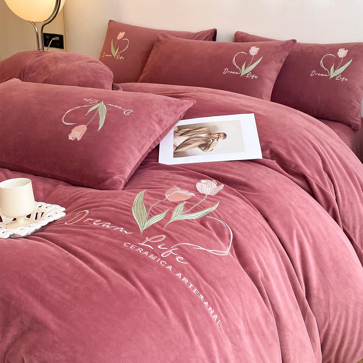 91家纺网 家纺一手货源 找家纺 （总）如一 2025新款水晶绒双拼刺绣郁金香系列四件套