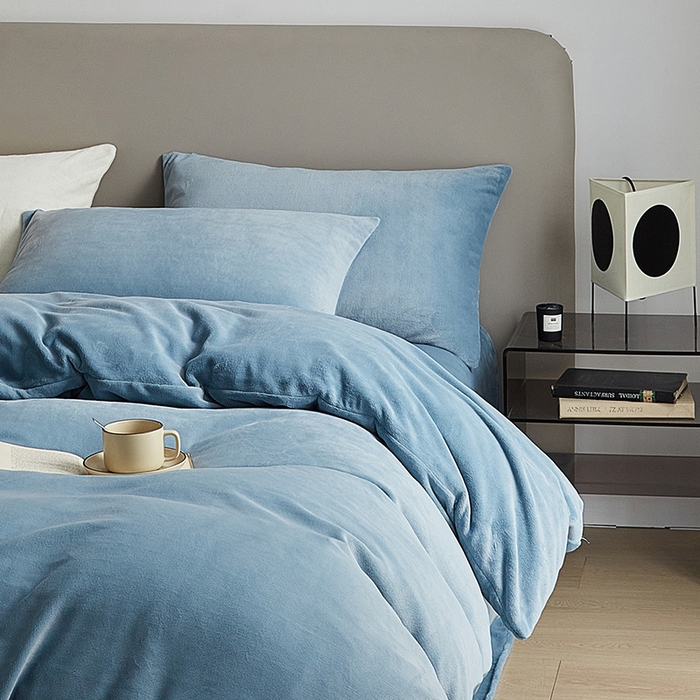千朵森 2025新款高克重全消光纯色牛奶绒套件四件套 风格二 微蓝