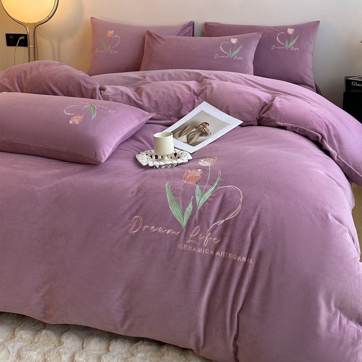 91家纺网 家纺一手货源 找家纺 如一 2025新款水晶绒双拼刺绣郁金香系列四件套 郁金香-安娜紫