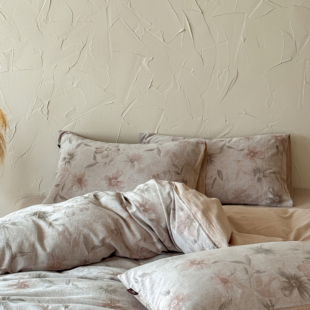 91家纺网 家纺一手货源 找家纺 于果 2025新款全棉纯棉色织提花四件套 海棠花语