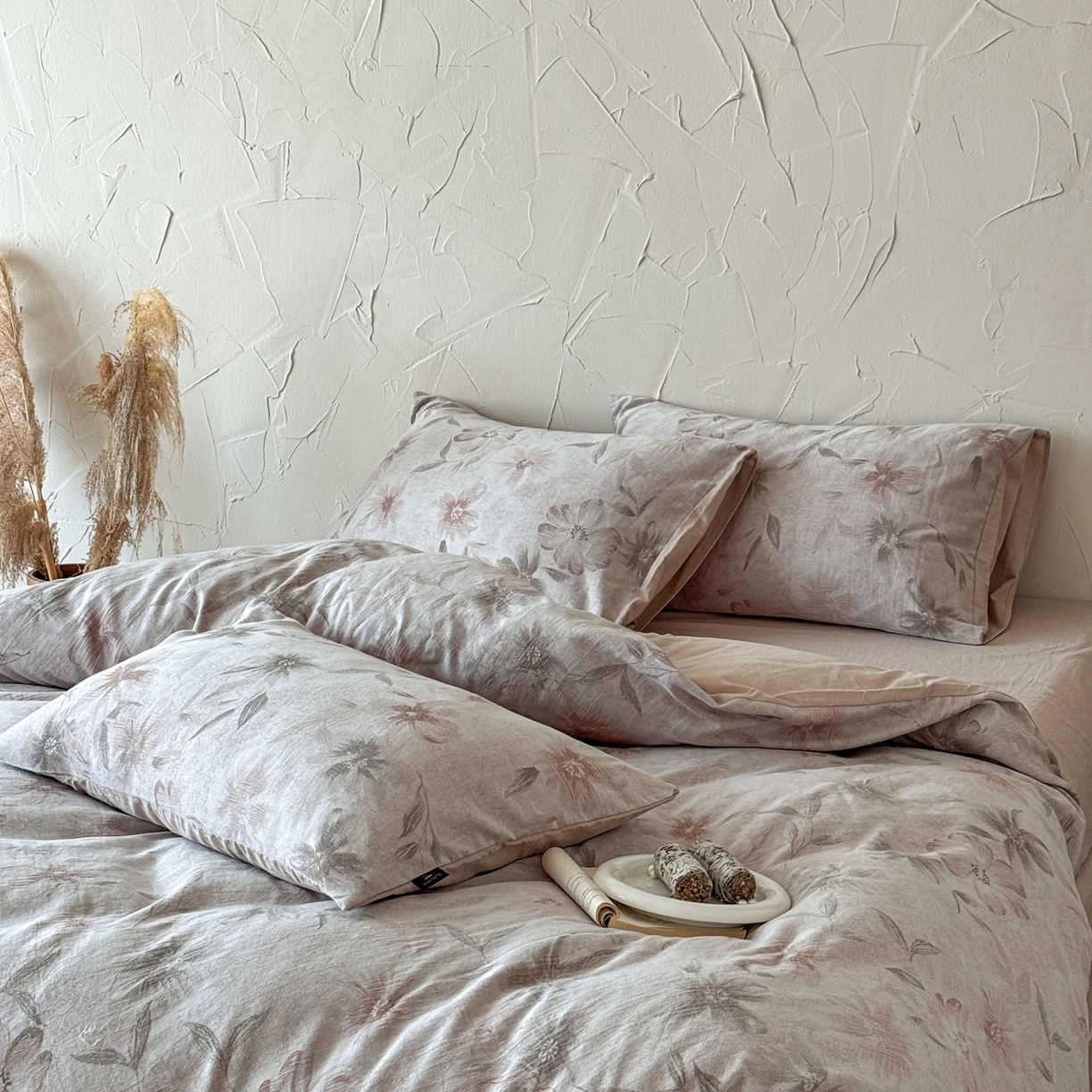 91家纺网 家纺一手货源 找家纺 于果 2025新款全棉纯棉色织提花四件套 海棠花语