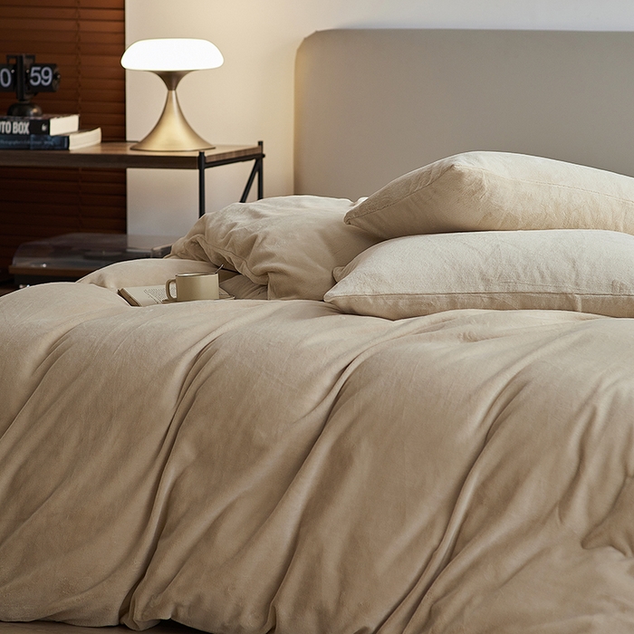 91家纺网 家纺一手货源 找家纺 千朵森 2025新款高克重全消光纯色牛奶绒套件四件套 风格二 郁金香