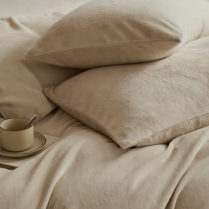 91家纺网 家纺一手货源 找家纺 千朵森 2025新款高克重全消光纯色牛奶绒套件四件套 风格二 郁金香