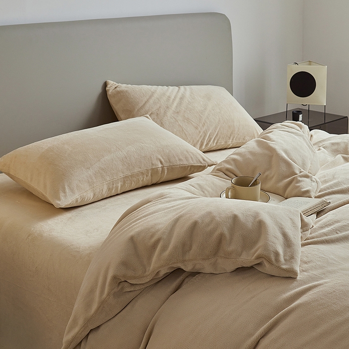 91家纺网 家纺一手货源 找家纺 千朵森 2025新款高克重全消光纯色牛奶绒套件四件套 风格二 郁金香