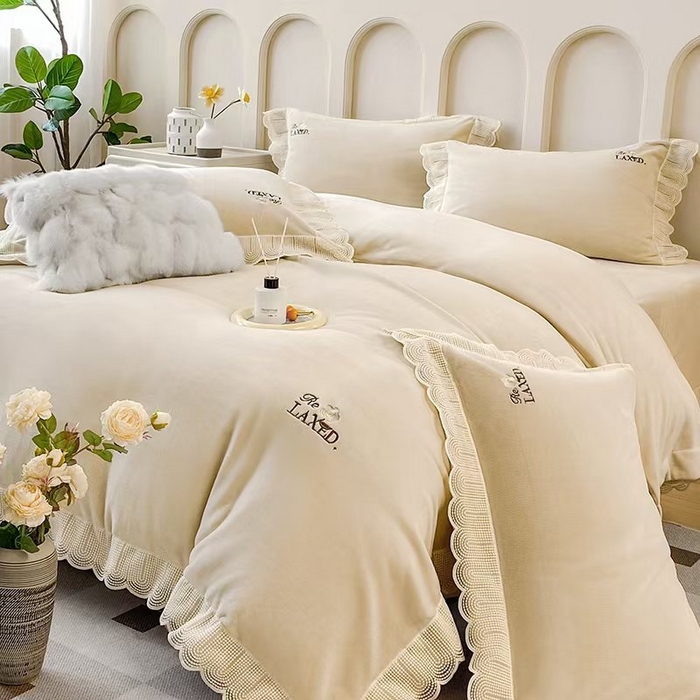 91家纺网 家纺一手货源 找家纺 席之家 2025新款公主风蕾丝花边刺绣牛奶绒四件套 少女风-奶咖