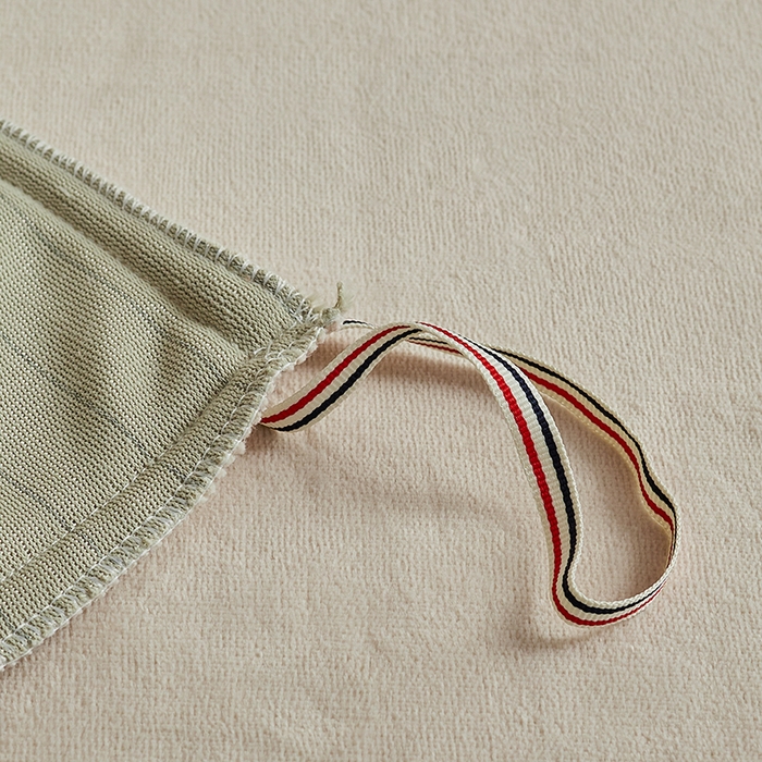 91家纺网 家纺一手货源 找家纺 千朵森 2025新款高克重全消光纯色牛奶绒套件四件套 风格二 绿芙配郁香金