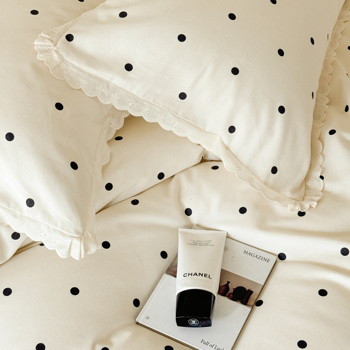 91家纺网 家纺一手货源 找家纺 于果 2025新款全棉纯棉生态磨毛花边款四件套 波点白