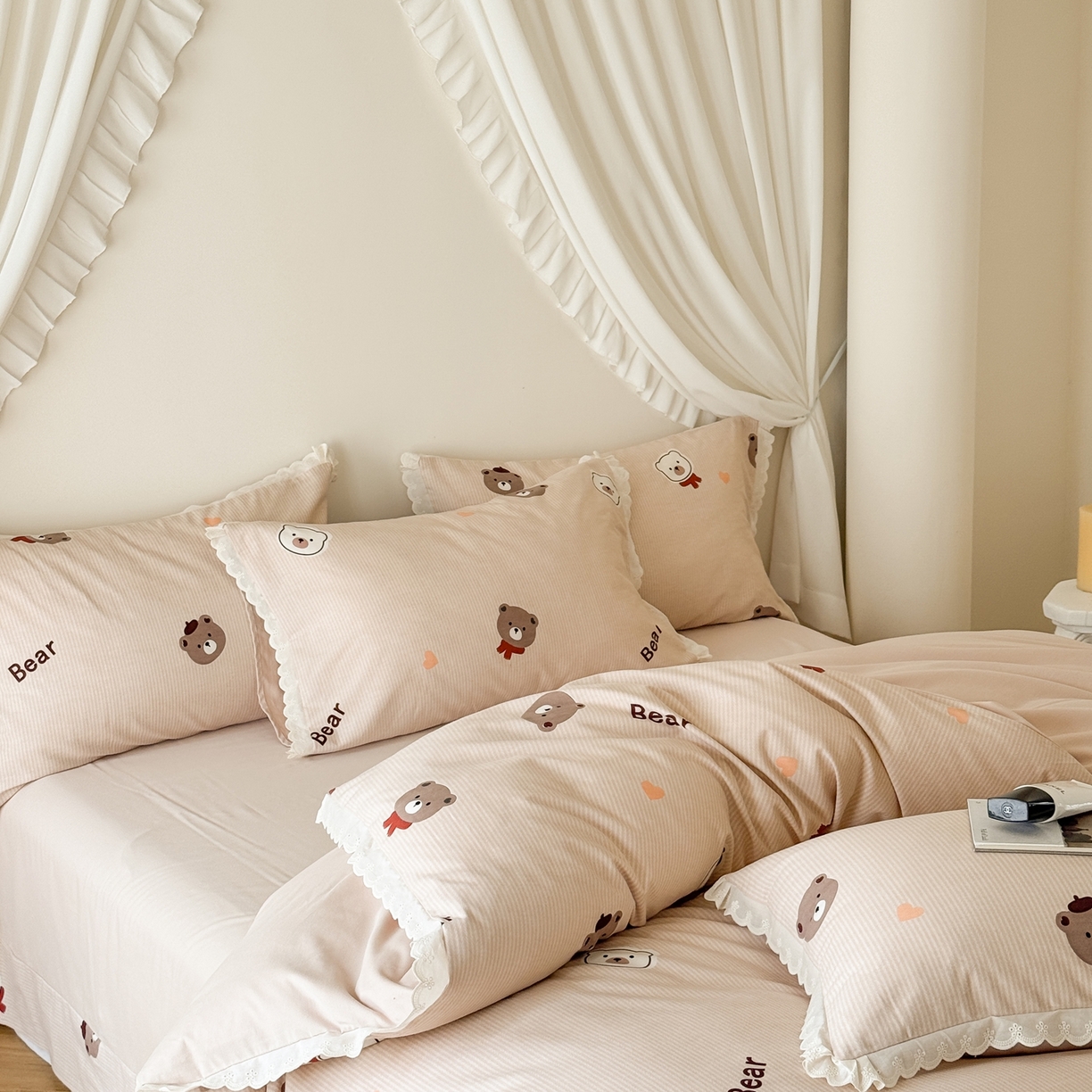 91家纺网 家纺一手货源 找家纺 于果 2025新款全棉纯棉生态磨毛花边款四件套 告白熊