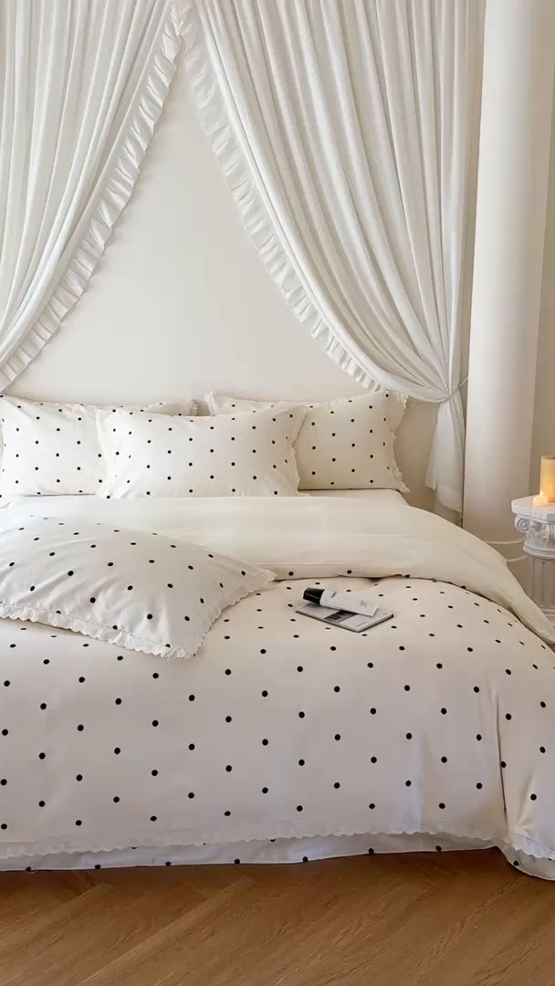 91家纺网 家纺一手货源 找家纺 于果 2025新款全棉纯棉生态磨毛花边款四件套 波点白