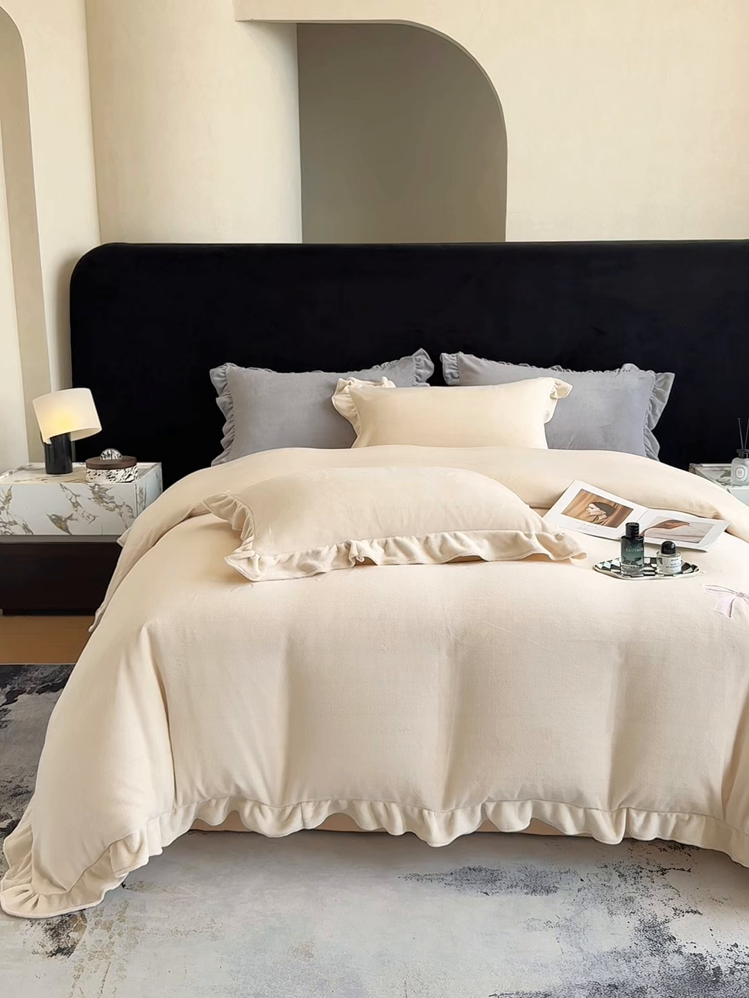 91家纺网 家纺一手货源 找家纺 席之家 2025新款蝴蝶结绣花牛奶绒四件套 蝴蝶结-奶咖