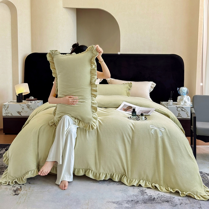 91家纺网 家纺一手货源 找家纺 席之家 2025新款蝴蝶结绣花牛奶绒四件套 蝴蝶结-青柠绿