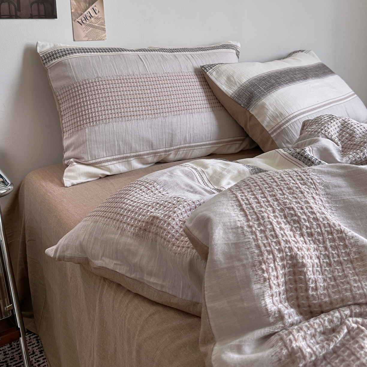 91家纺网 家纺一手货源 找家纺 艾咪-Amy ntmy 2025新款全棉色织小提花四件套-絮语      透明PE袋(如需手提无纺布包+5元) 絮语-咖