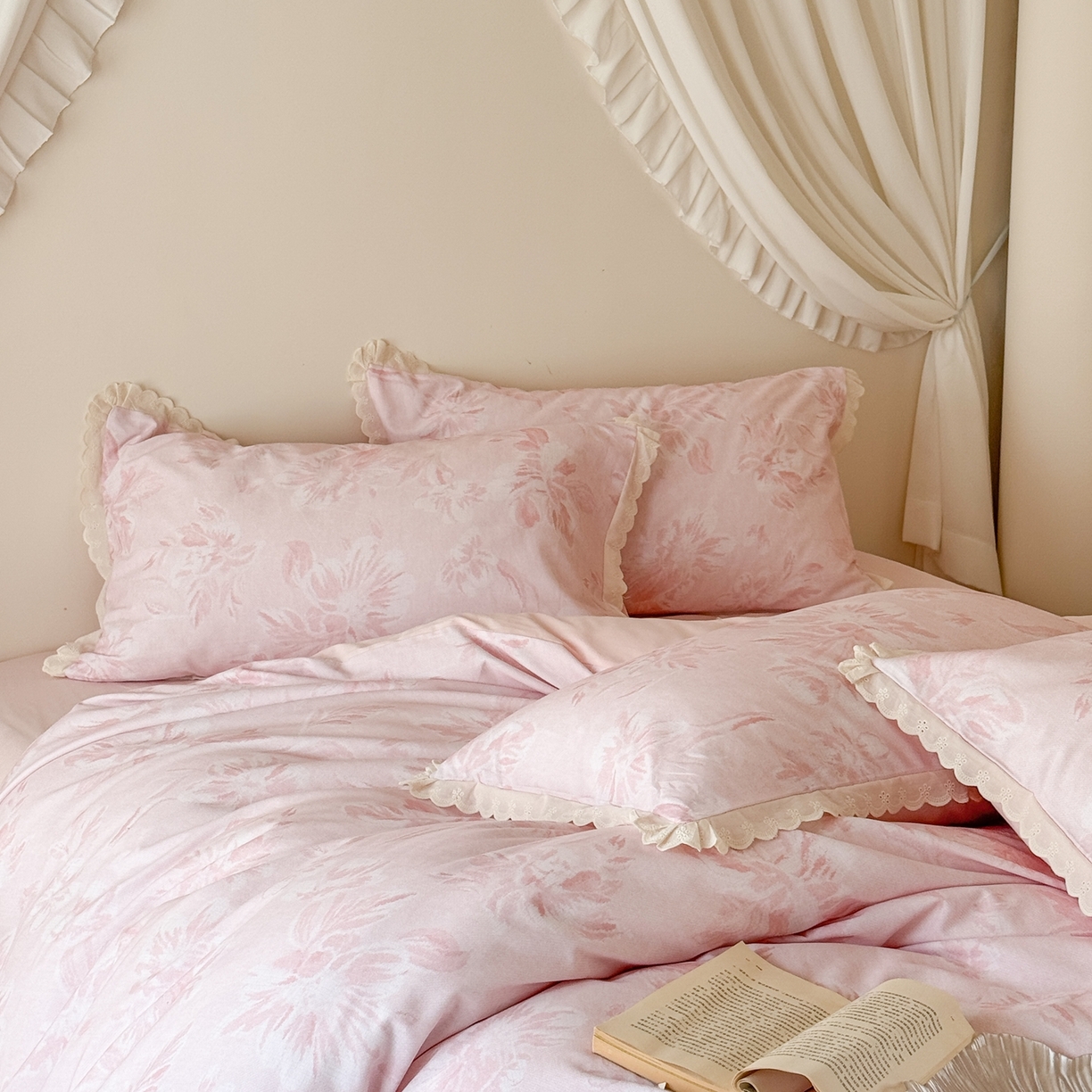 91家纺网 家纺一手货源 找家纺 于果 2025新款全棉纯棉生态磨毛花边款四件套 柔色花影