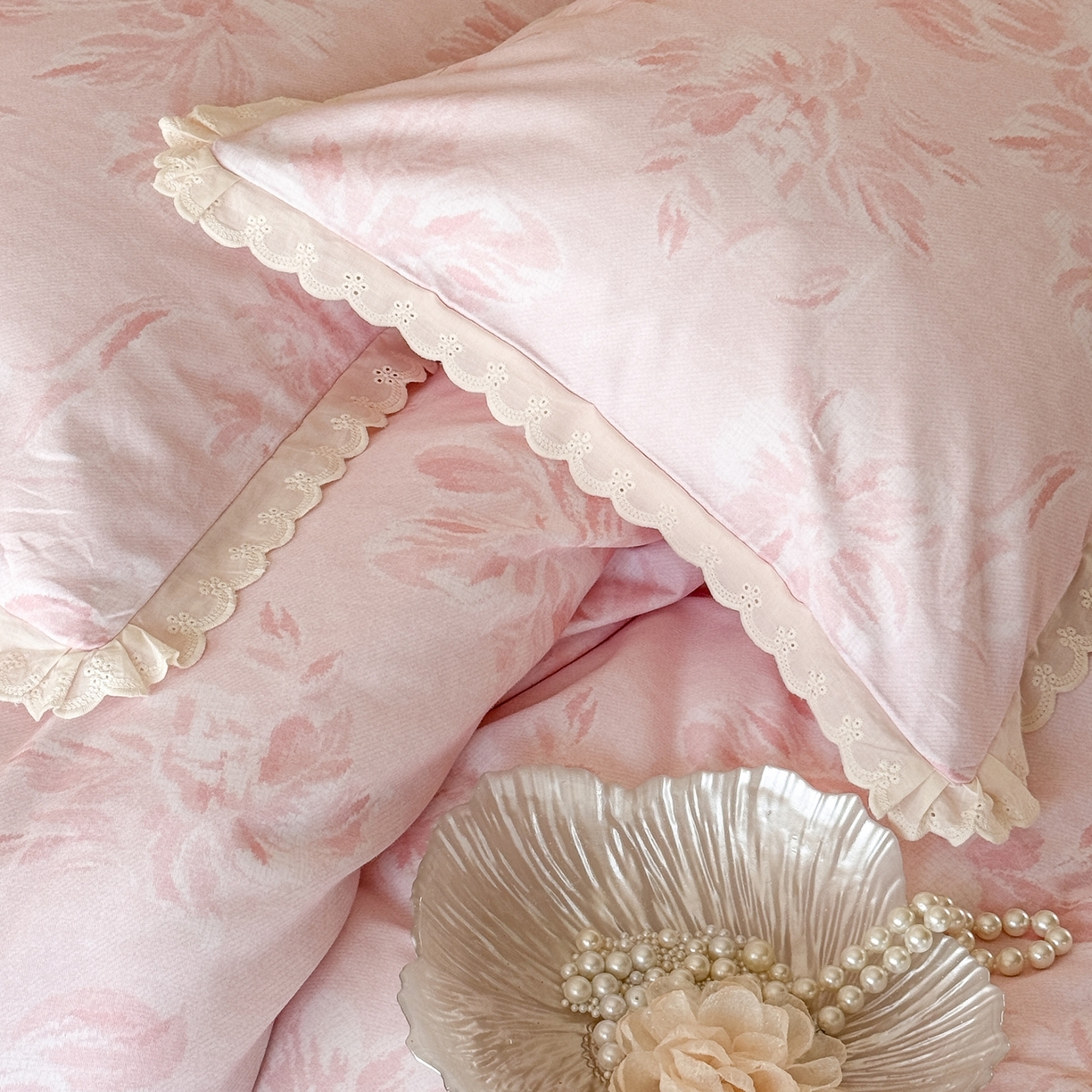 91家纺网 家纺一手货源 找家纺 于果 2025新款全棉纯棉生态磨毛花边款四件套 柔色花影