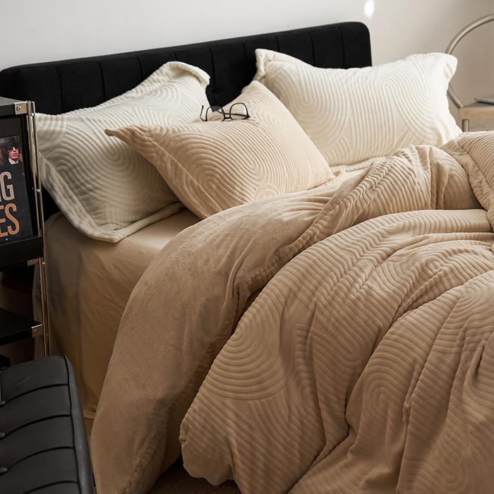 （总）千朵森 2025新款高克重提花牛奶绒高品质四件套-年纪