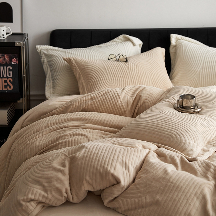 91家纺网 家纺一手货源 找家纺 （总）千朵森 2025新款高克重提花牛奶绒高品质四件套-年纪