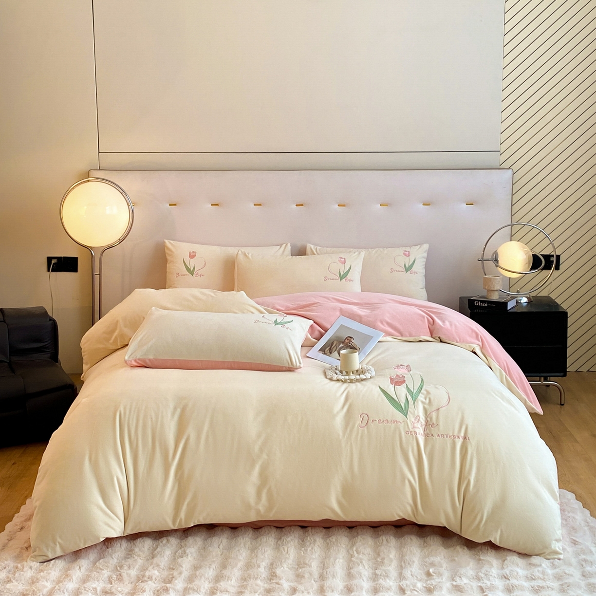 91家纺网 家纺一手货源 找家纺 如一 2025新款水晶绒双拼刺绣郁金香系列四件套 郁金香-奶白粉