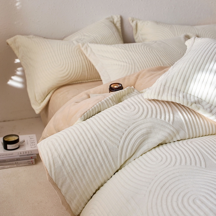 91家纺网 家纺一手货源 找家纺 （总）千朵森 2025新款高克重提花牛奶绒高品质四件套-年纪