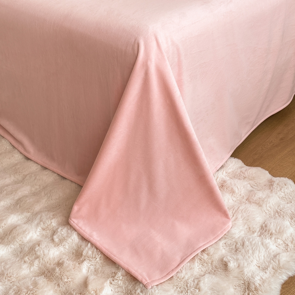 91家纺网 家纺一手货源 找家纺 如一 2025新款水晶绒双拼刺绣郁金香系列四件套 郁金香-奶白粉