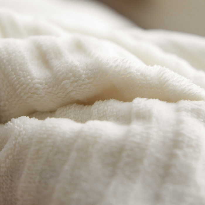 91家纺网 家纺一手货源 找家纺 千朵森 2025新款高克重提花牛奶绒高品质四件套-年纪 年纪-白