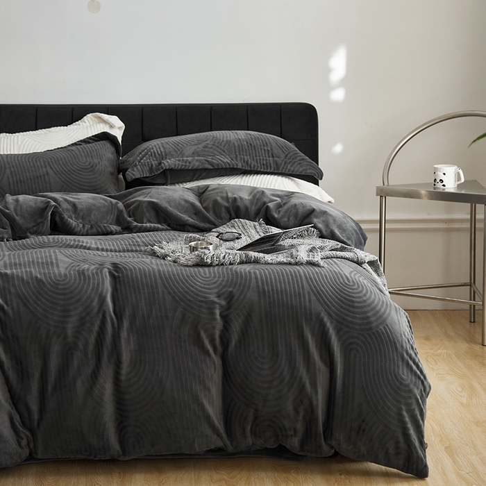 91家纺网 家纺一手货源 找家纺 千朵森 2025新款高克重提花牛奶绒高品质四件套-年纪 年纪-灰