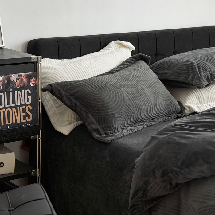 91家纺网 家纺一手货源 找家纺 千朵森 2025新款高克重提花牛奶绒高品质四件套-年纪 年纪-灰