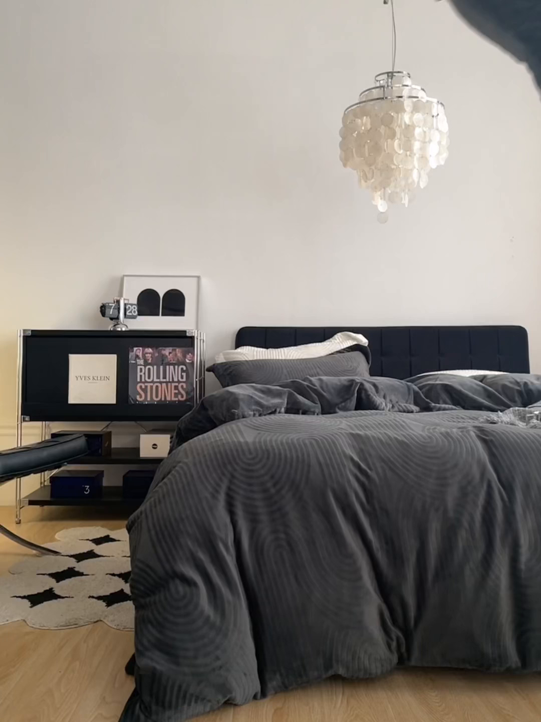 91家纺网 家纺一手货源 找家纺 千朵森 2025新款高克重提花牛奶绒高品质四件套-年纪 年纪-灰