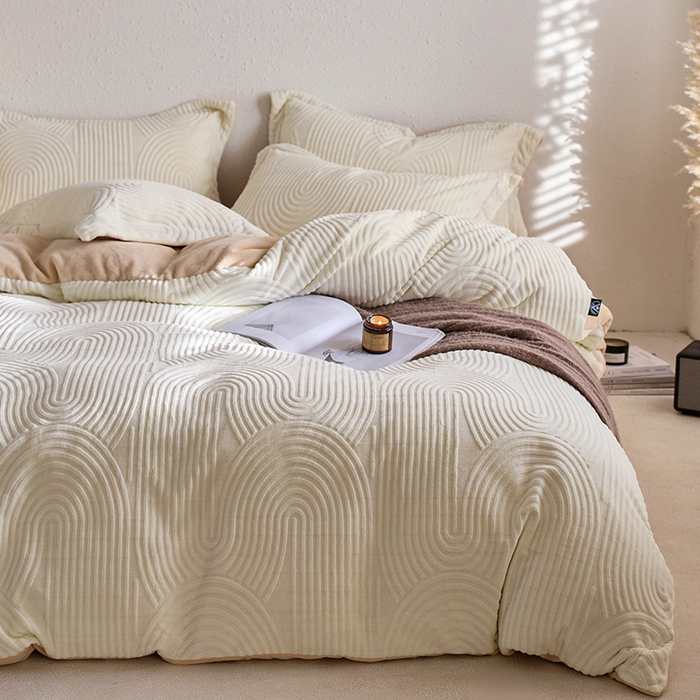 91家纺网 家纺一手货源 找家纺 千朵森 2025新款高克重提花牛奶绒高品质四件套-年纪 年纪-奶油杏