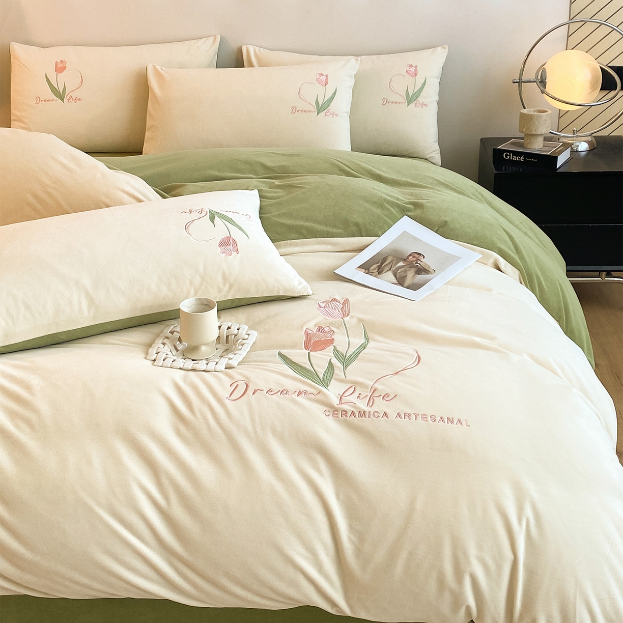 91家纺网 家纺一手货源 找家纺 如一 2025新款水晶绒双拼刺绣郁金香系列四件套 郁金香-奶白绿