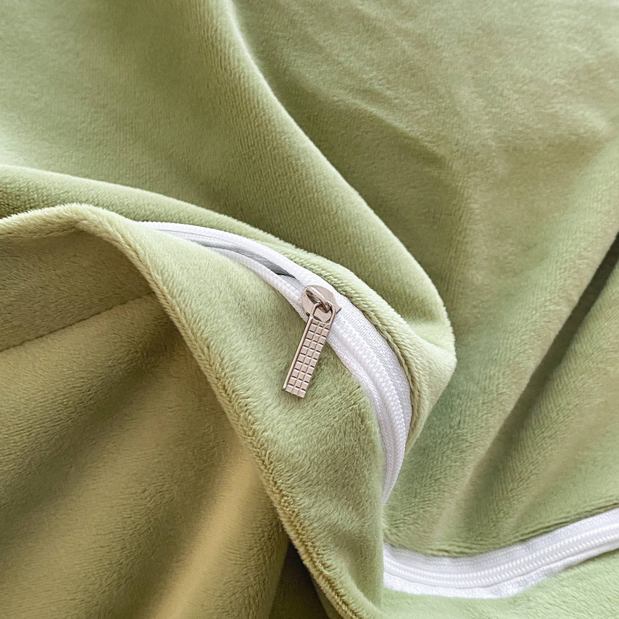 91家纺网 家纺一手货源 找家纺 如一 2025新款水晶绒双拼刺绣郁金香系列四件套 郁金香-奶白绿