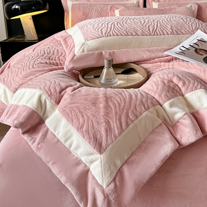 91家纺网 家纺一手货源 找家纺 （总）锦铭源家纺 2025新款雪貂绒烂花75D全消光超柔樱花绒双拼角四件套牛奶绒四件套【有买家秀】