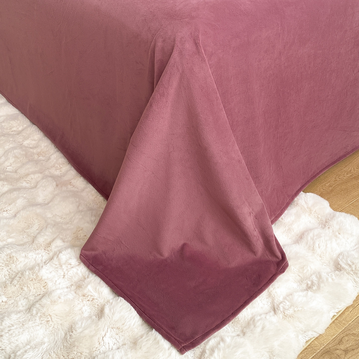 91家纺网 家纺一手货源 找家纺 如一 2025新款水晶绒双拼刺绣郁金香系列四件套 郁金香-胭脂粉