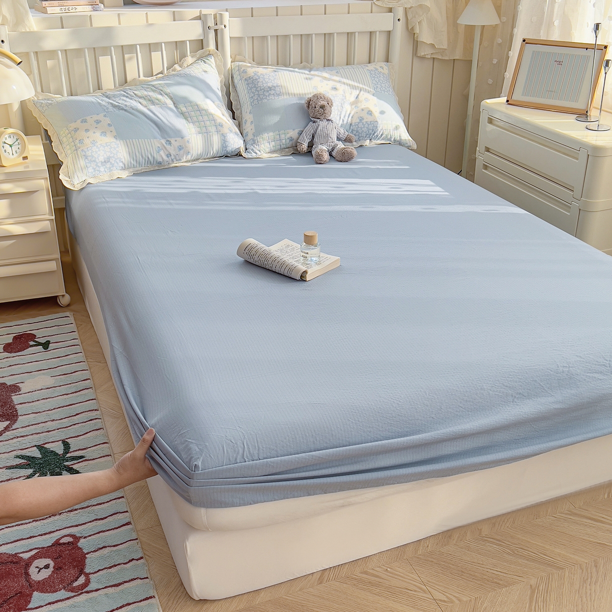 91家纺网 家纺一手货源 找家纺 赫然家纺 2026新款云感皱皱双层纱法式镂空全棉花边款四件套 兰亭序