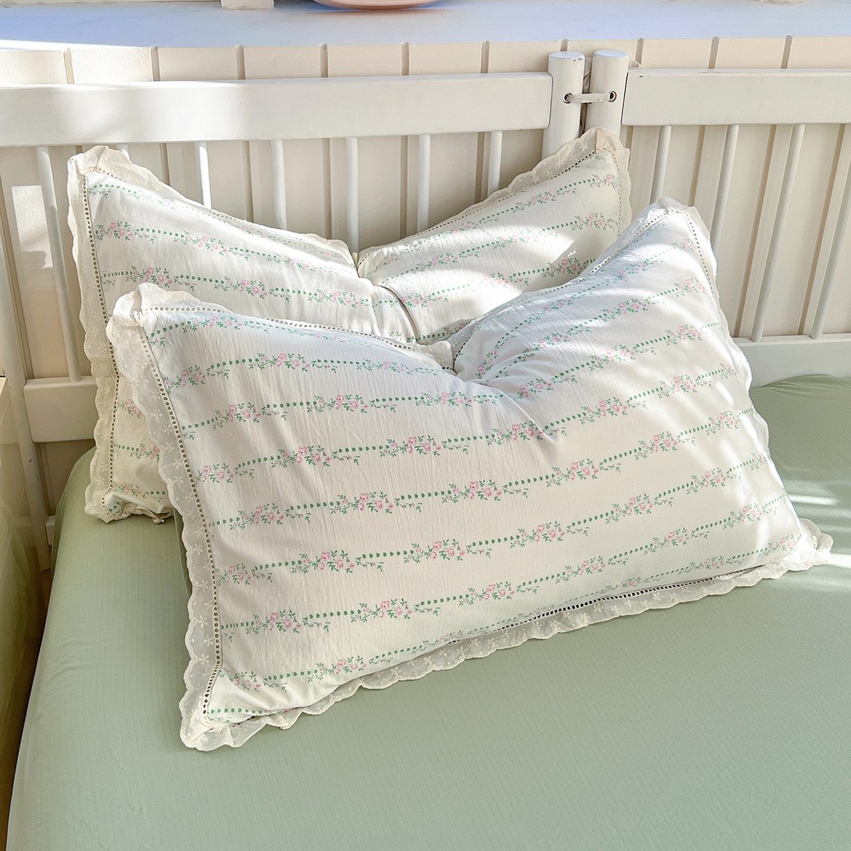 91家纺网 家纺一手货源 找家纺 赫然家纺 2026新款云感皱皱双层纱法式镂空全棉花边款四件套 怦然心动