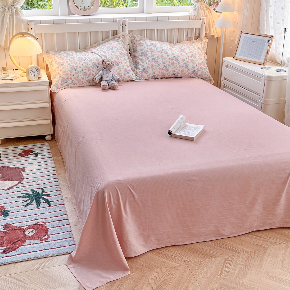 91家纺网 家纺一手货源 找家纺 赫然家纺 2026新款云感皱皱双层纱法式镂空全棉花边款四件套 陌上花开