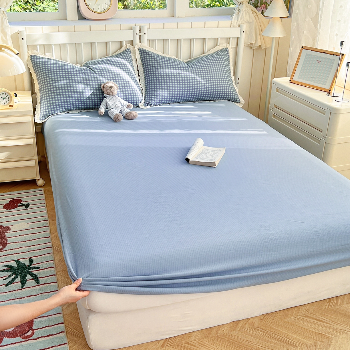 91家纺网 家纺一手货源 找家纺 赫然家纺 2026新款云感皱皱双层纱法式镂空全棉花边款四件套 北欧格