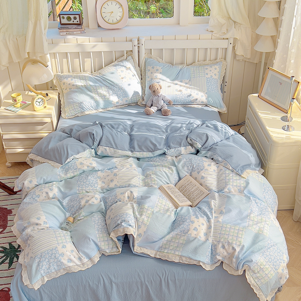 91家纺网 家纺一手货源 找家纺 赫然家纺 2026新款云感皱皱双层纱法式镂空全棉花边款四件套 兰亭序